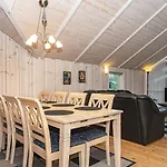 度假居 8 Person In